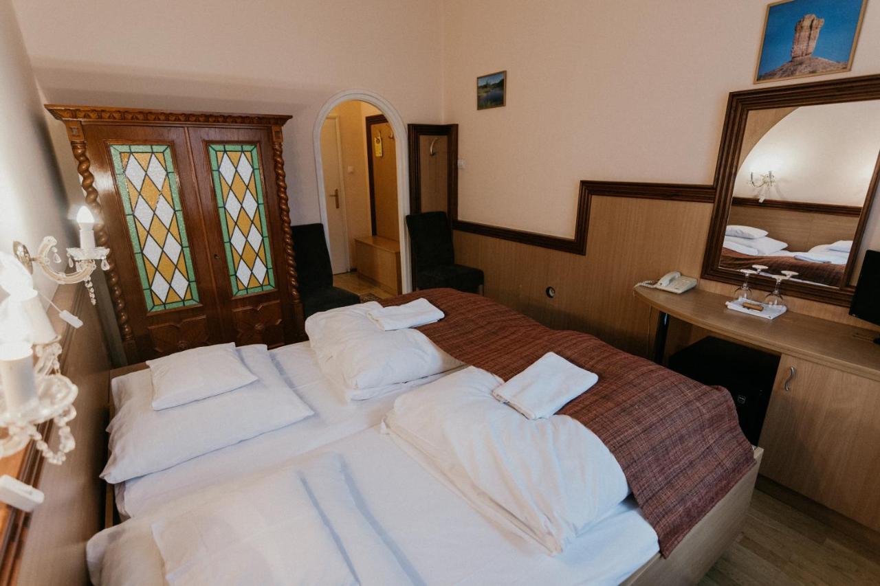 Tisza Hotel Szeged Ngoại thất bức ảnh